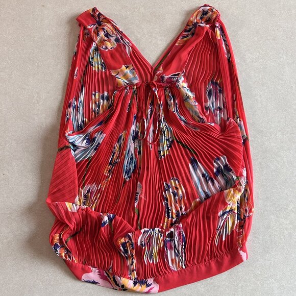 Free People Pleated Hibiscus Top ASO Alex Russo - Picture 4 of 8